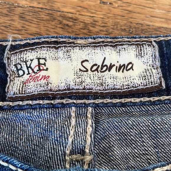 BKE Sabrina jean shorts - Picture 3 of 6